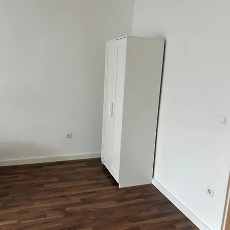 3 Bedrooms Furnished Frankfurt Apartment Muehlheim am Main